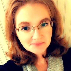 Meet your Posher, Debi